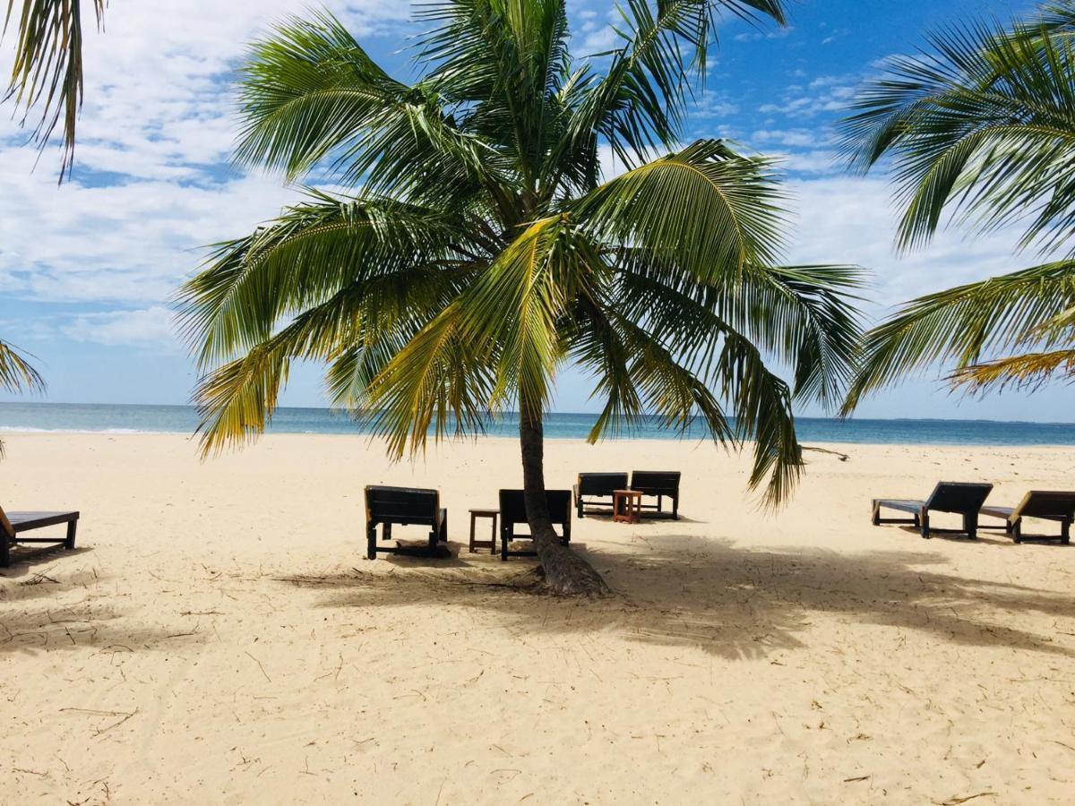 Aqua Marine Beach Hotel Kalkudah  Exteriör bild