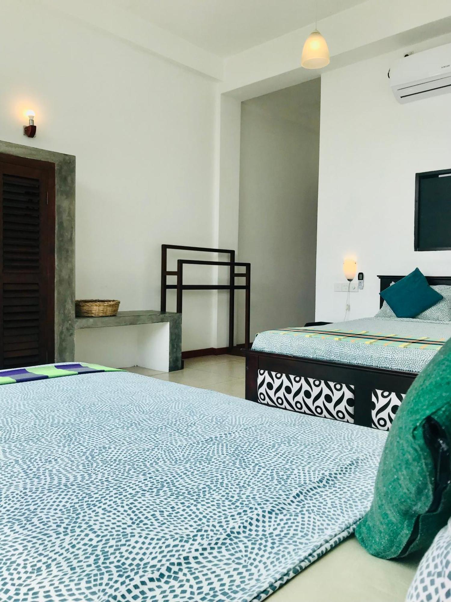 Aqua Marine Beach Hotel Kalkudah  Exteriör bild