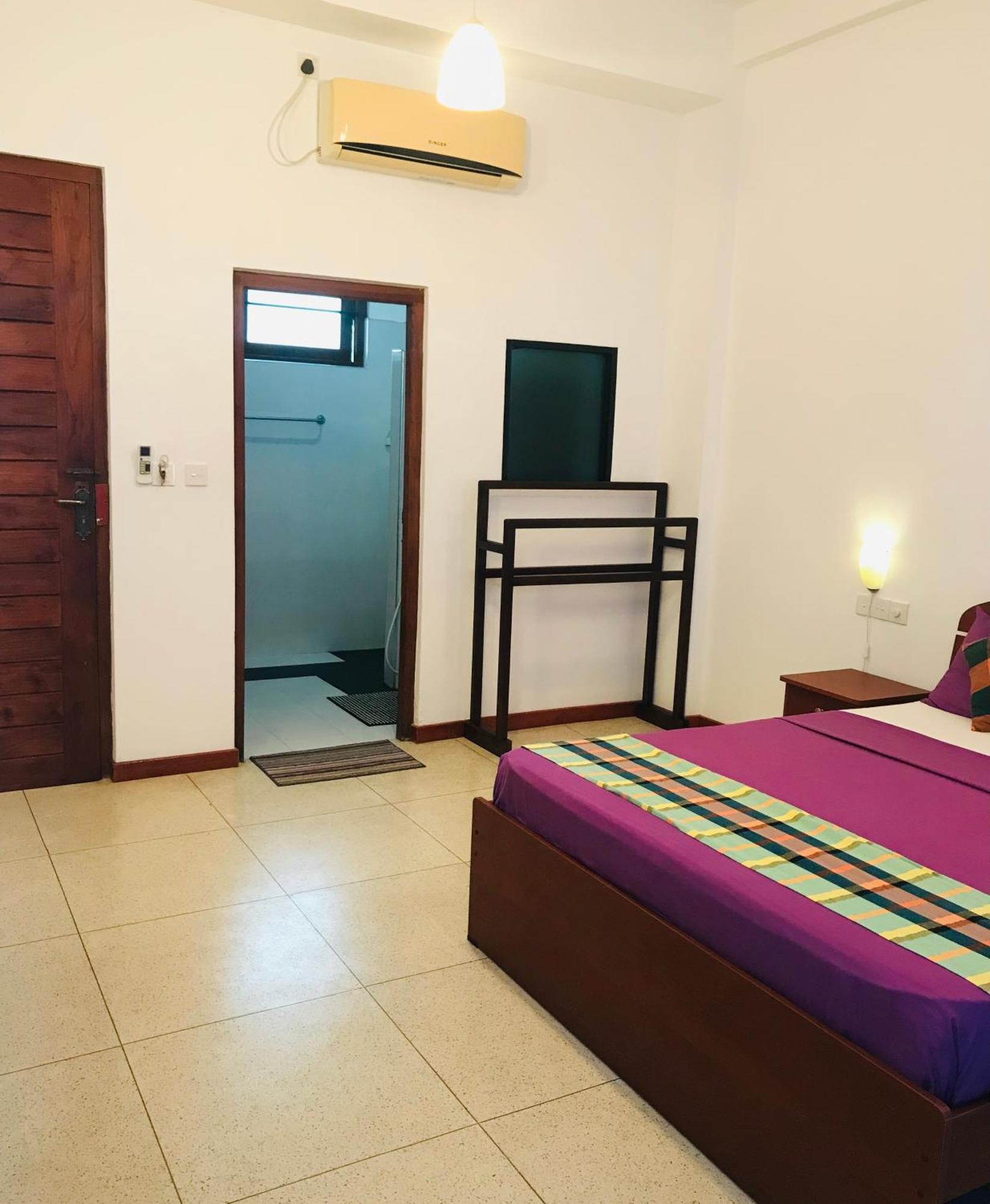 Aqua Marine Beach Hotel Kalkudah  Exteriör bild