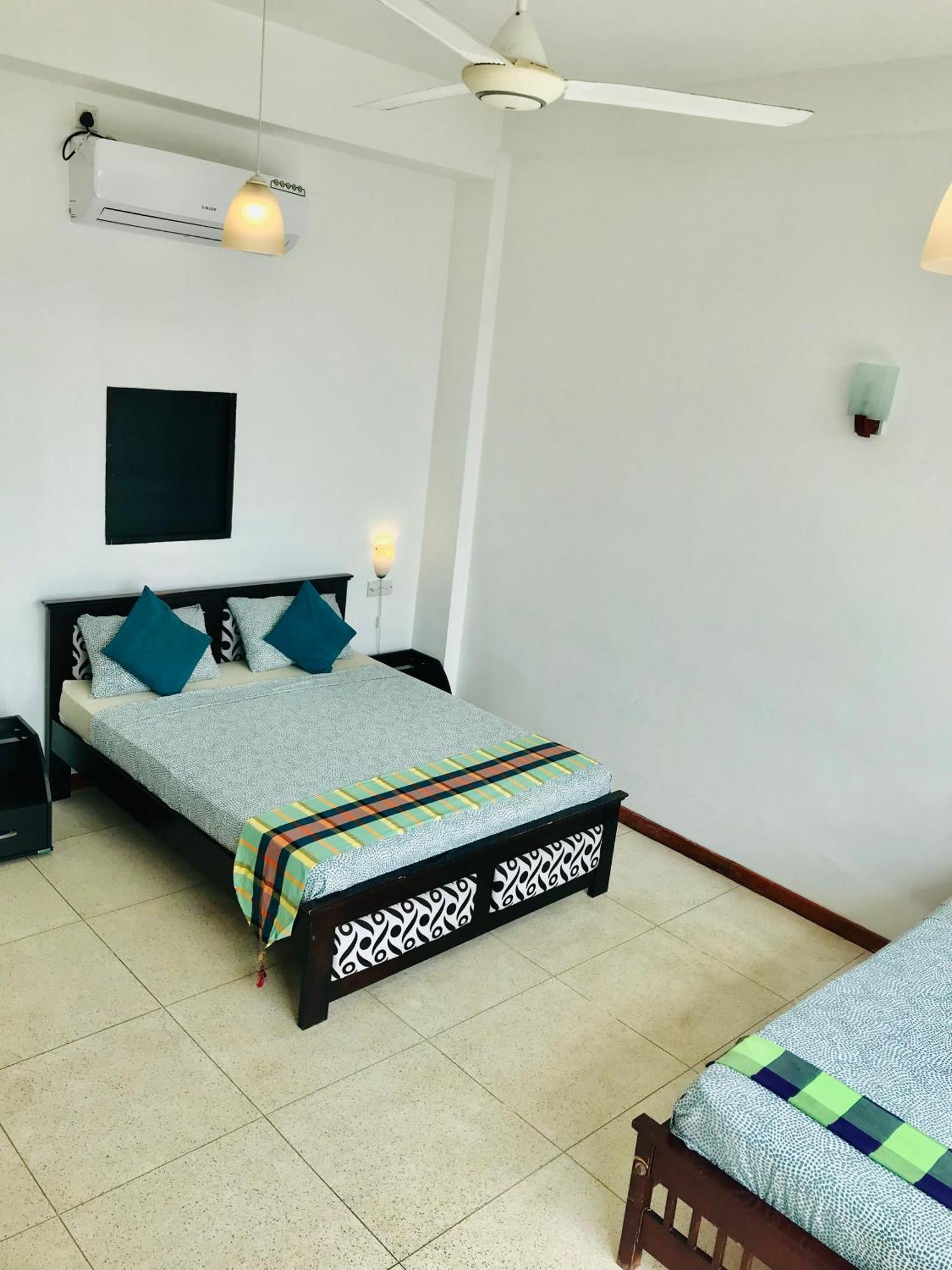 Aqua Marine Beach Hotel Kalkudah  Exteriör bild
